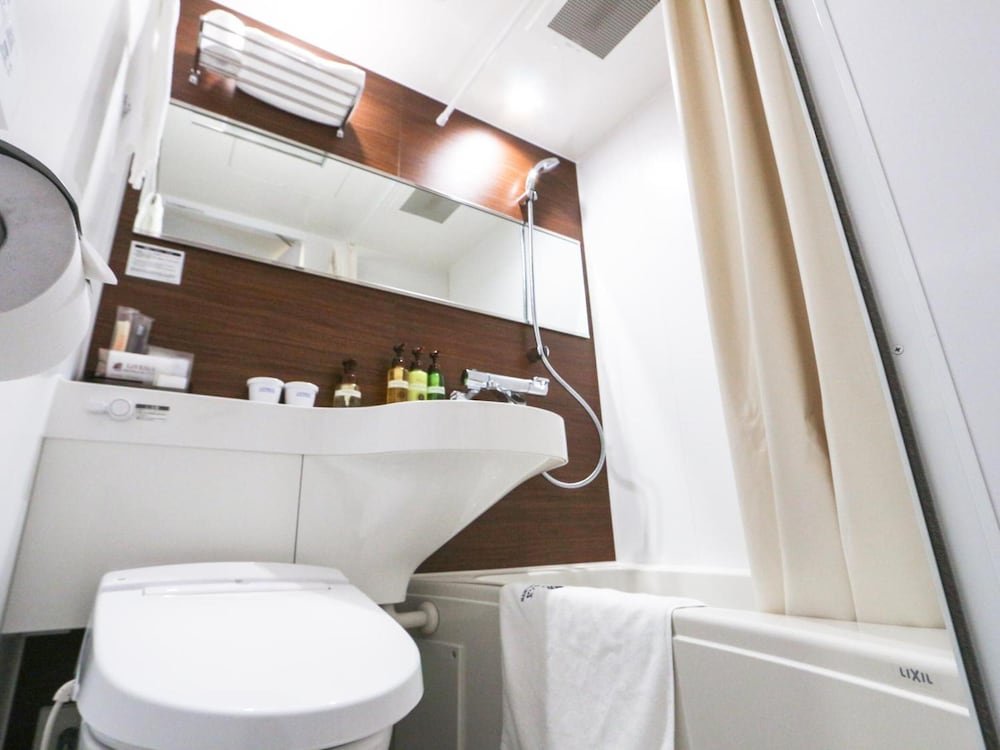 Hotel Livemax Yokohama Stadium Mae,,3 star