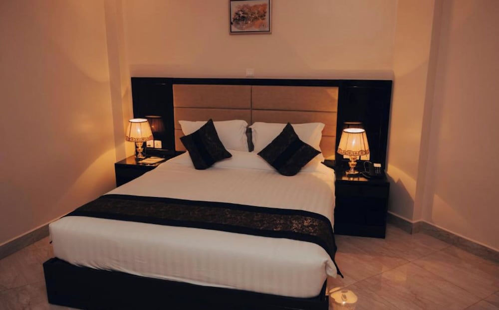 madras hotel and apartments