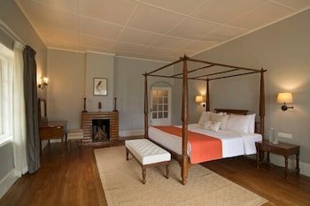 ama stays and trails tea estate bungalows munnar