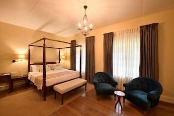 ama stays and trails tea estate bungalows munnar