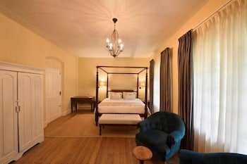 ama stays and trails tea estate bungalows munnar