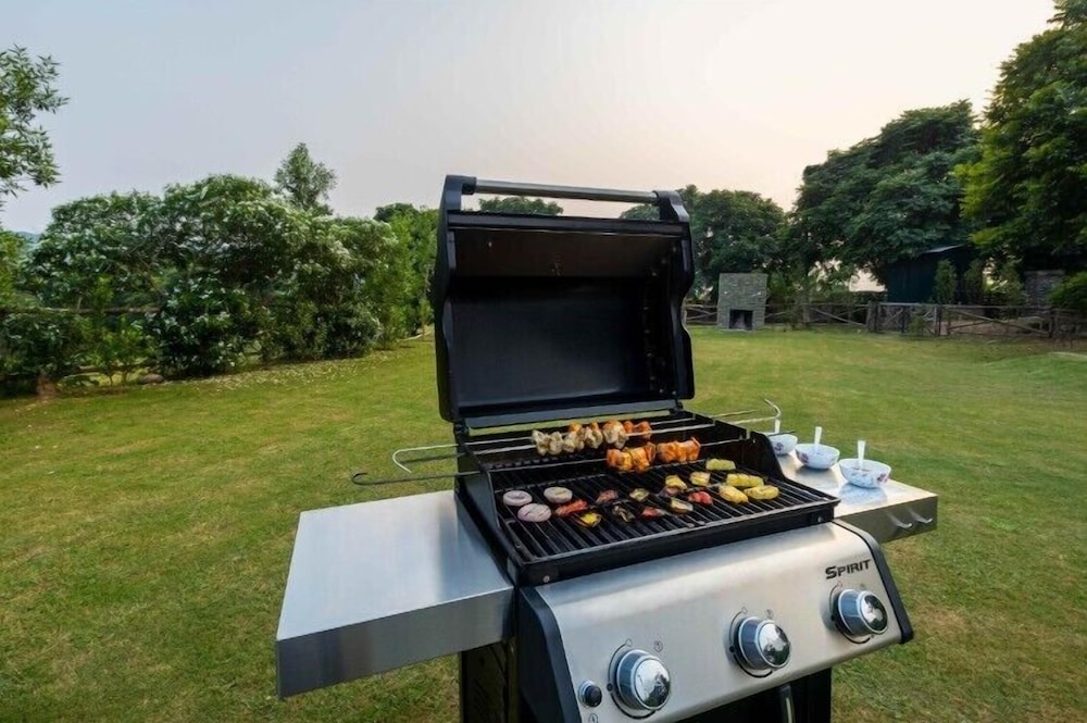 ama stays and trails tea estate bungalows munnar