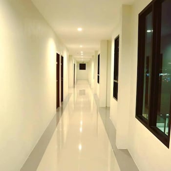 the hub suratthani hotel