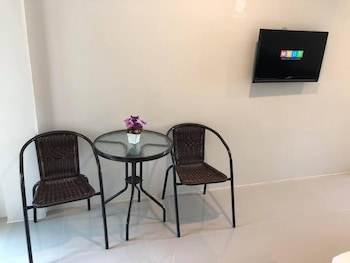 the hub suratthani hotel