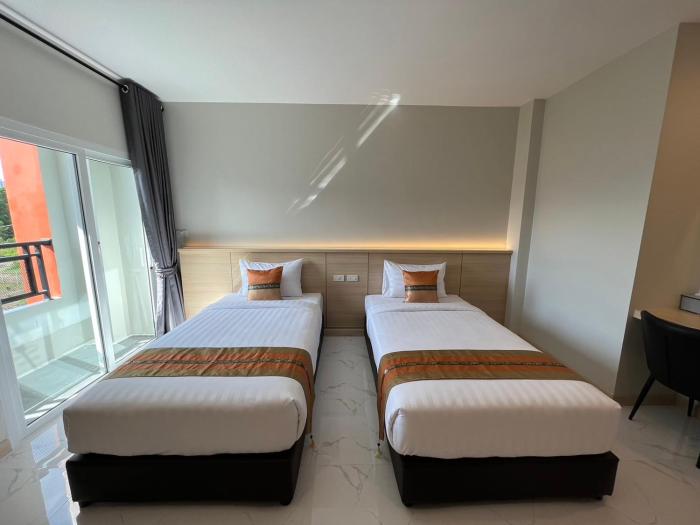 the hub suratthani hotel