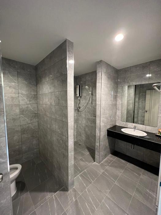 the hub suratthani hotel