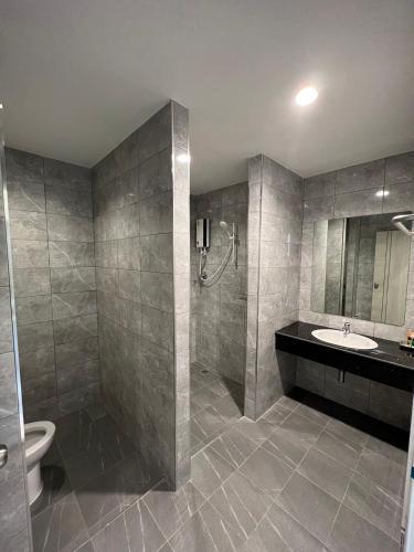 the hub suratthani hotel