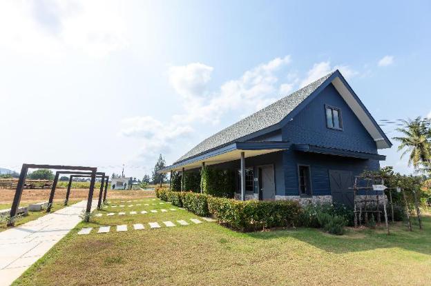 the barn hua hin