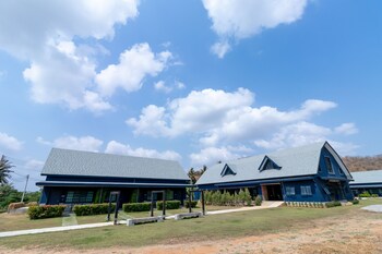 the barn hua hin