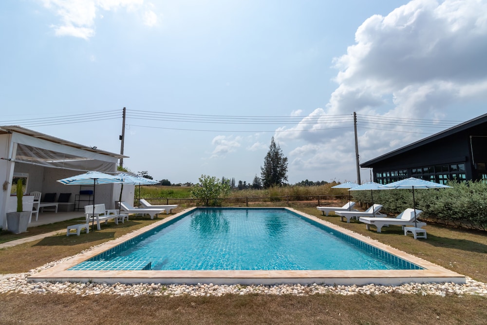 the barn hua hin