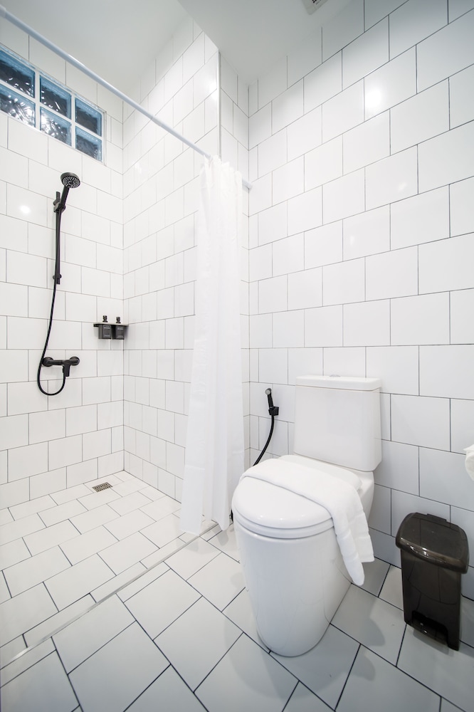 blu monkey hub and hotel ranong