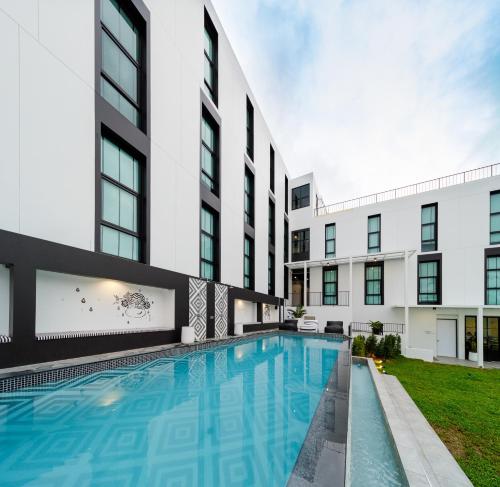 blu monkey hub and hotel ranong