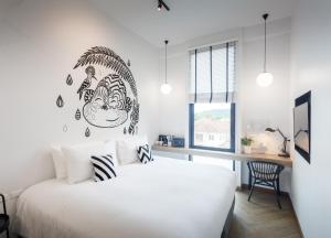 blu monkey hub and hotel ranong