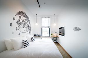 blu monkey hub and hotel ranong