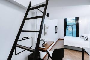 blu monkey hub and hotel ranong