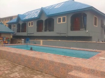 Perfecto Hotel Suites Lounge,,2.5 star