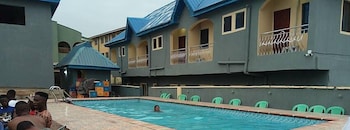 Perfecto Hotel Suites Lounge,,2.5 star