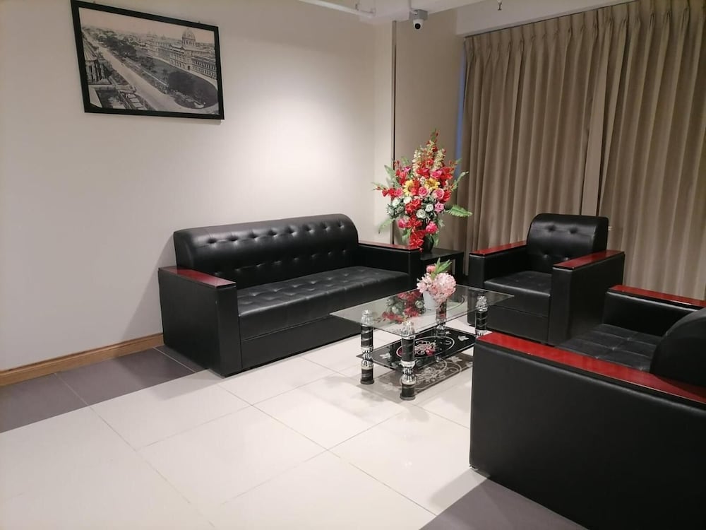 sanctuary hotel yangon