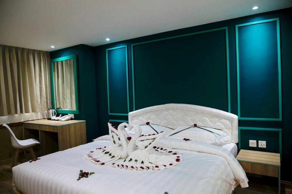 sanctuary hotel yangon