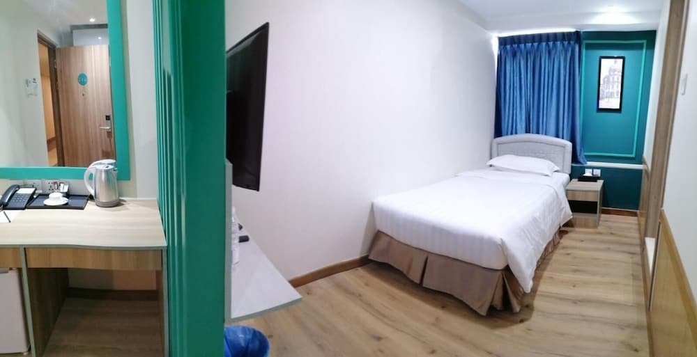 sanctuary hotel yangon