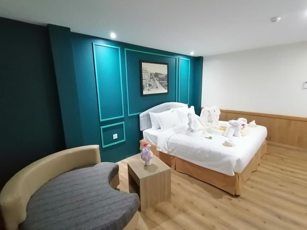 sanctuary hotel yangon