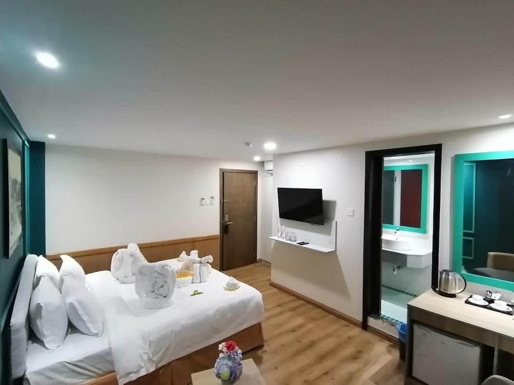 sanctuary hotel yangon