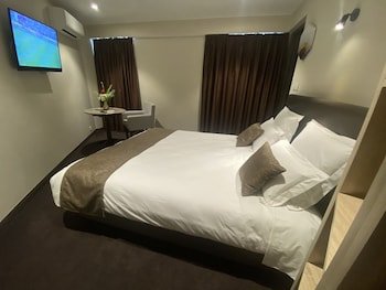 fly inn madagascar hotel