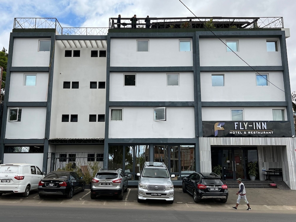 fly inn madagascar hotel