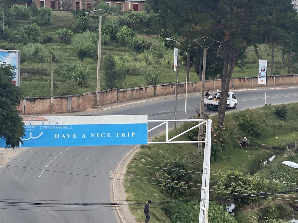 fly inn madagascar hotel