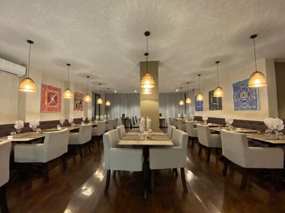 fly inn madagascar hotel