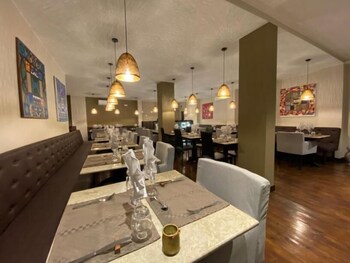 fly inn madagascar hotel