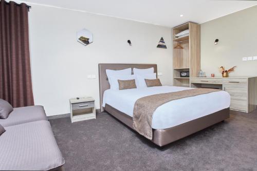 fly inn madagascar hotel