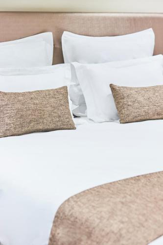 fly inn madagascar hotel