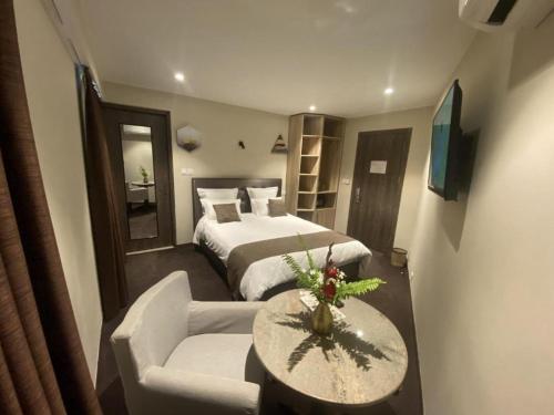 fly inn madagascar hotel