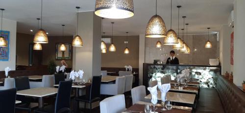 fly inn madagascar hotel