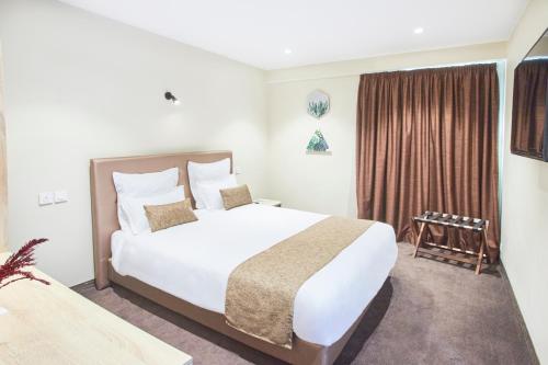 fly inn madagascar hotel