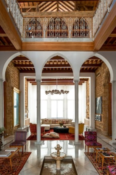 Arthaus Beirut,Jiyeh>>Beirut,4 star