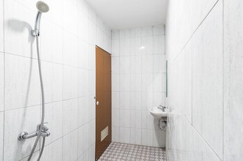 reddoorz near medan amplas