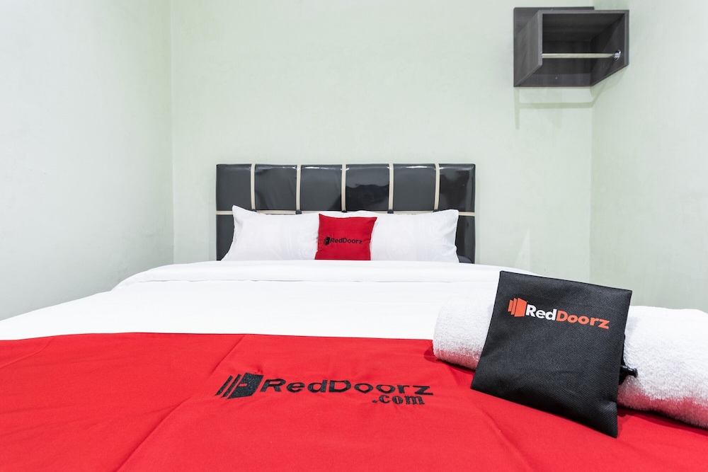 reddoorz near medan amplas