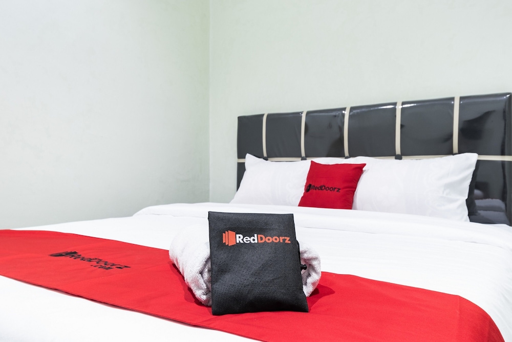 reddoorz near medan amplas