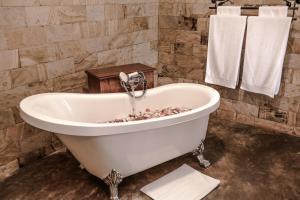 ngorongoro marera mountain view lodge