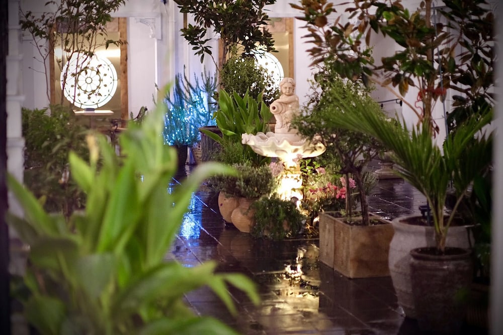 the salisbury business class