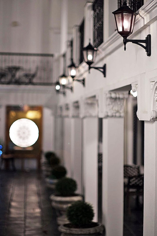 the salisbury business class