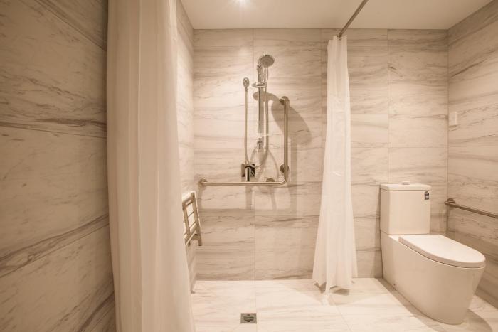 the salisbury business class