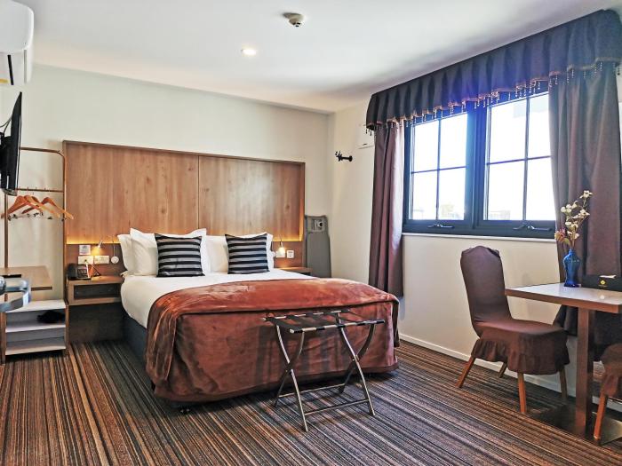 the salisbury business class