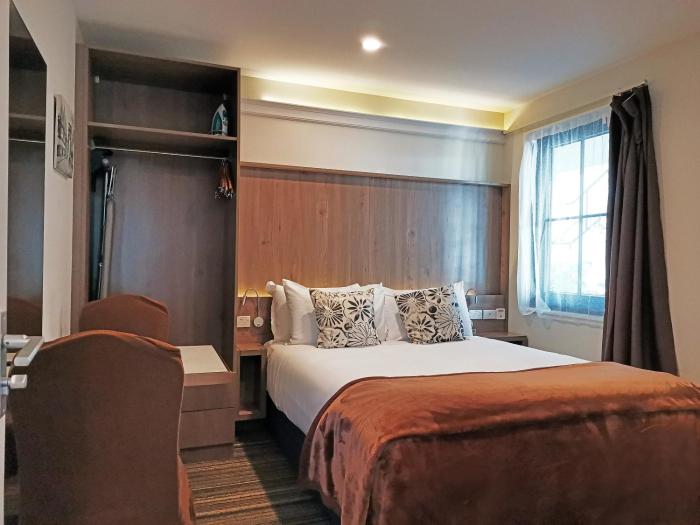 the salisbury business class