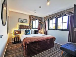 the salisbury business class