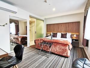 the salisbury business class