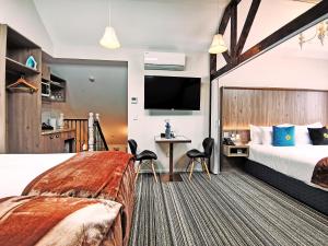 the salisbury business class