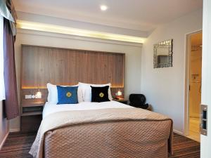 the salisbury business class